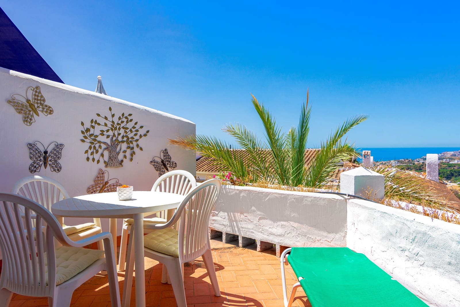 2 bedroom Apartment for sale in Nerja with pool - € 300,000 (Ref: 8970994)