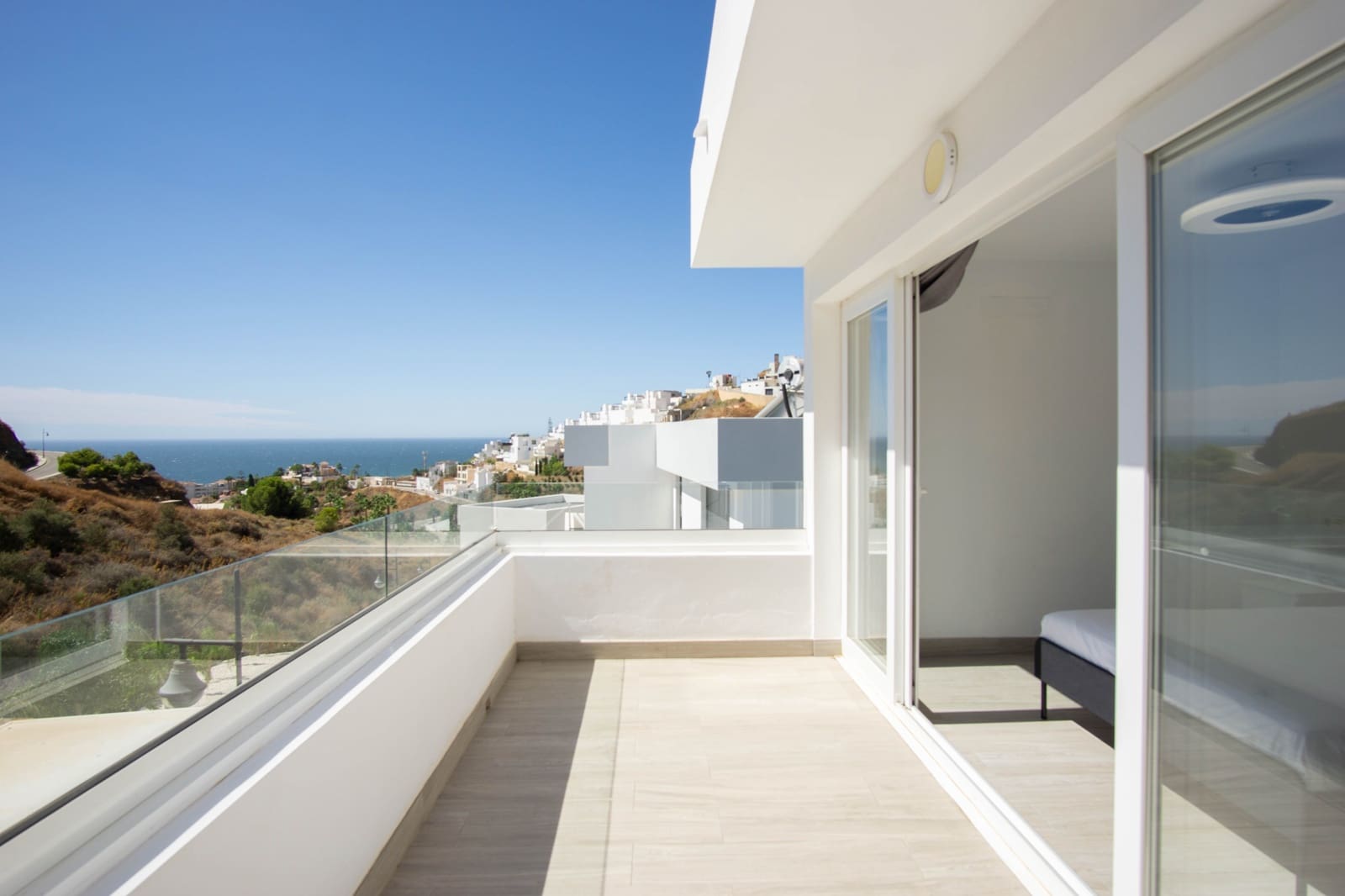 3 bedroom Villa for sale in Torrox-Costa - € 495,000 (Ref: 9293536)