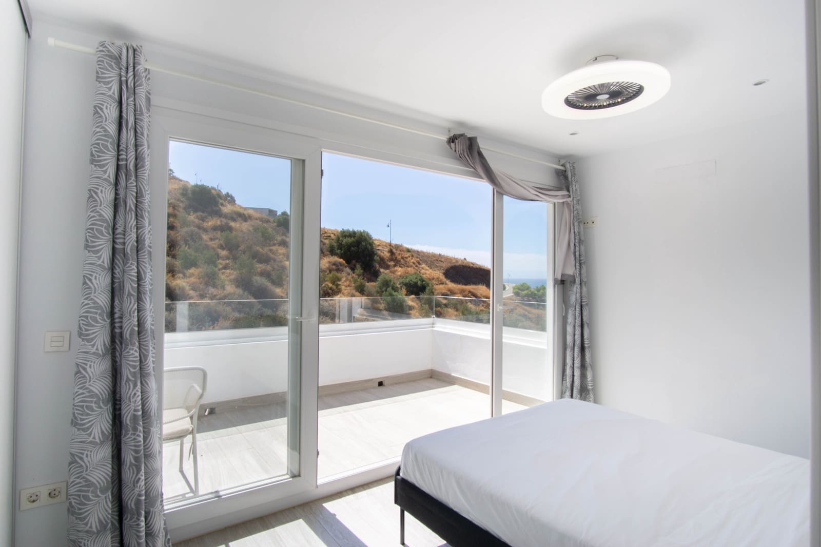 3 bedroom Villa for sale in Torrox-Costa - € 495,000 (Ref: 9293536)