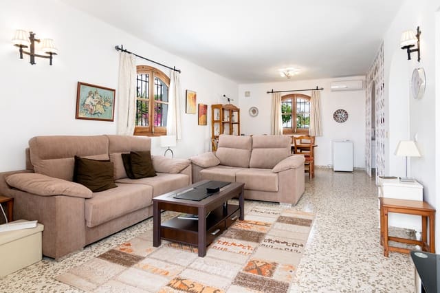 3 quarto Moradia para venda em Capistrano, Nerja com piscina - 585 000 € (Ref: 9296197)