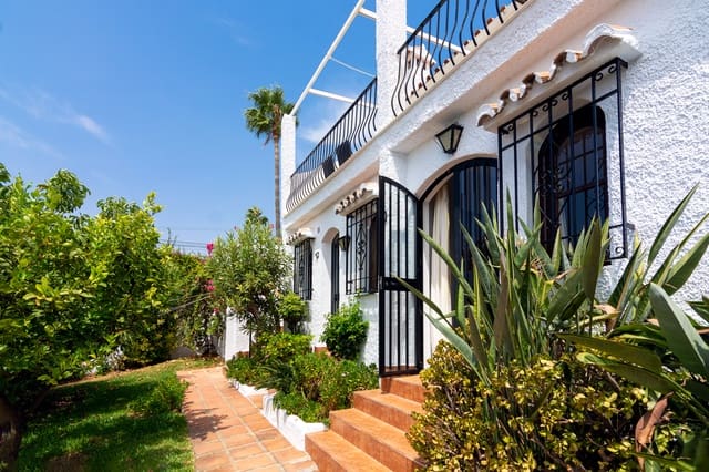 3 quarto Moradia para venda em Capistrano, Nerja com piscina - 585 000 € (Ref: 9296197)