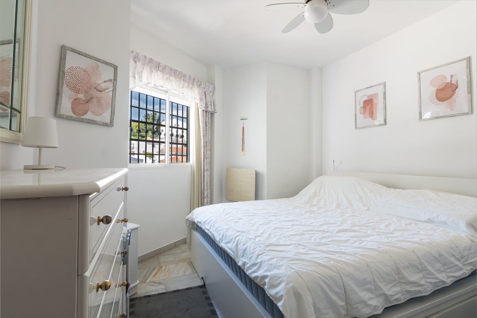 5 soveværelse Villa til salg i Nerja med swimmingpool - € 680.000 (Ref: 9296310)