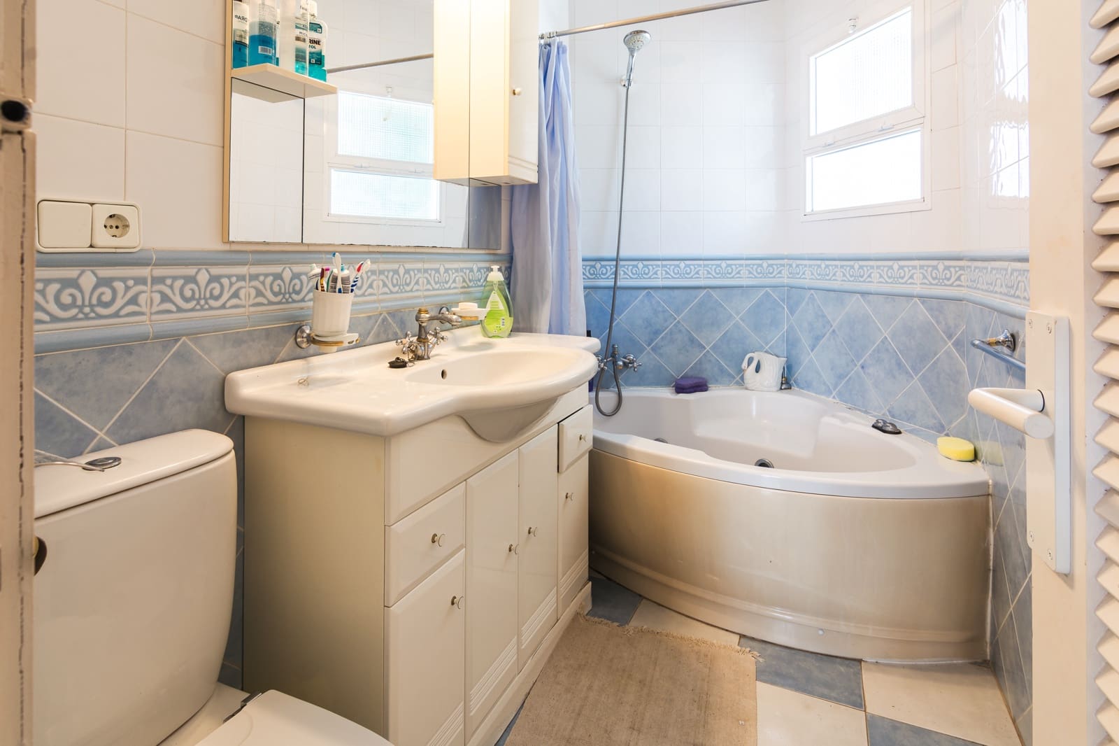 5 soveværelse Villa til salg i Nerja med swimmingpool - € 680.000 (Ref: 9296310)