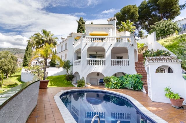 5 quarto Moradia para venda em Burriana, Nerja com piscina - 680 000 € (Ref: 9296310)