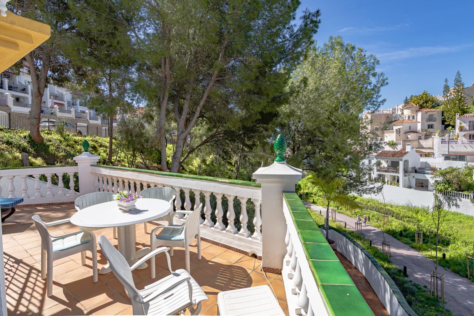 5 soveværelse Villa til salg i Nerja med swimmingpool - € 680.000 (Ref: 9296310)