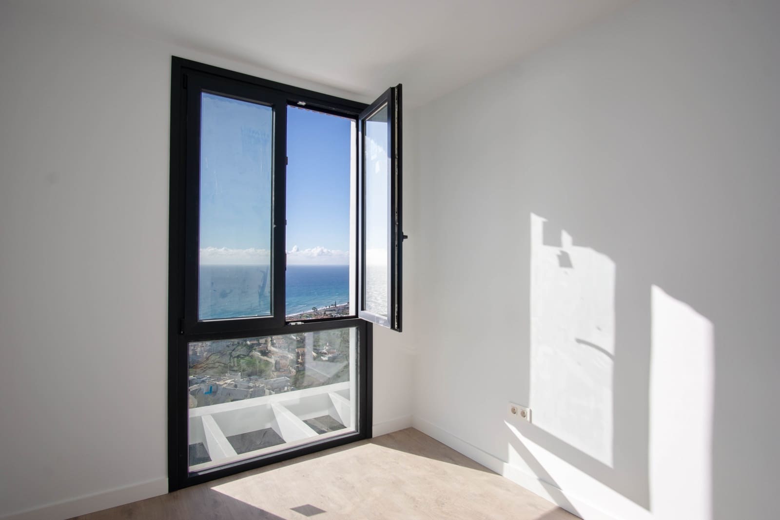 2 soveværelse Byhus til salg i Torrox-Costa med swimmingpool garage - € 318.000 (Ref: 9298828)