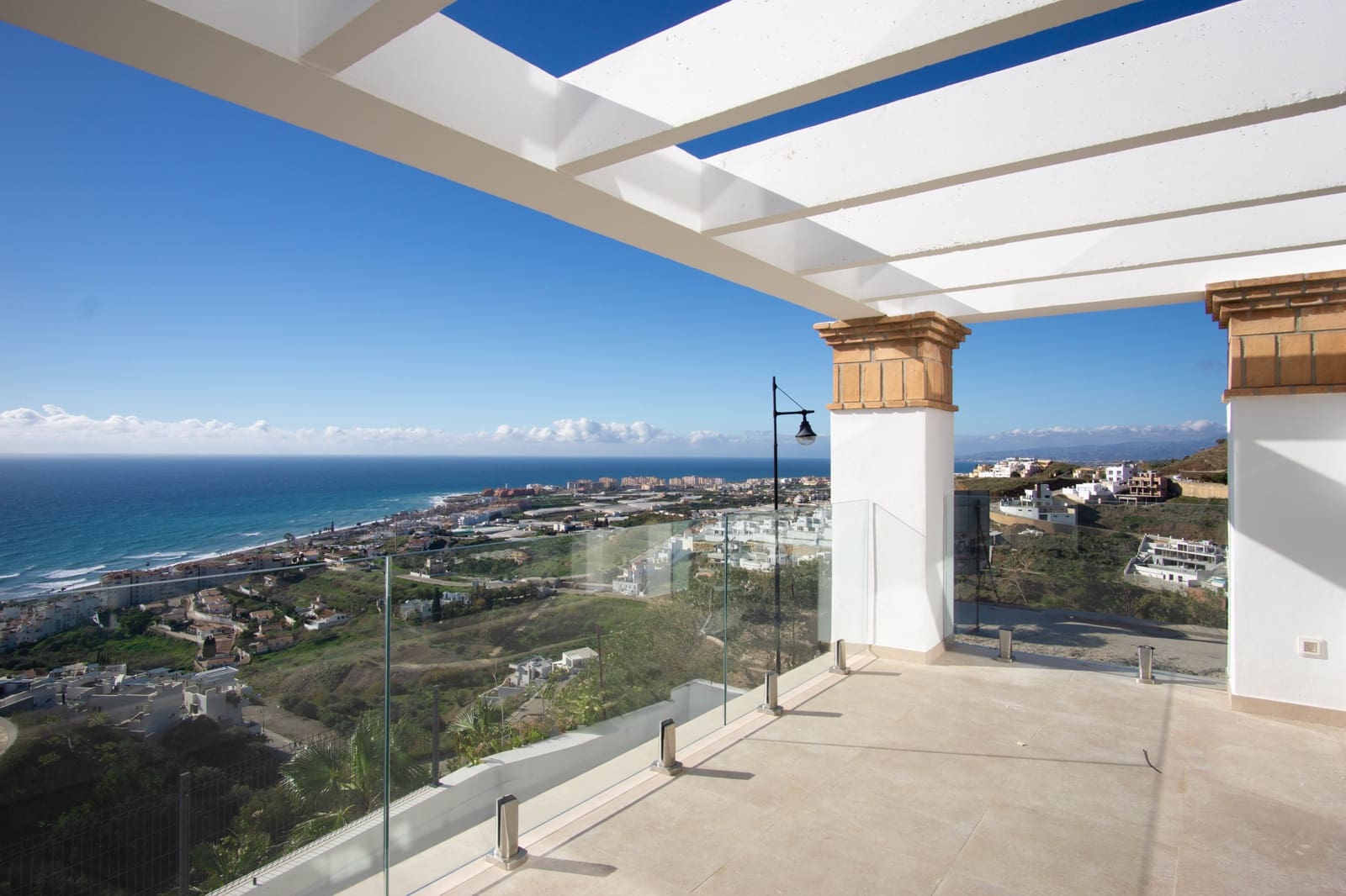 2 soveværelse Byhus til salg i Torrox-Costa med swimmingpool garage - € 318.000 (Ref: 9298828)