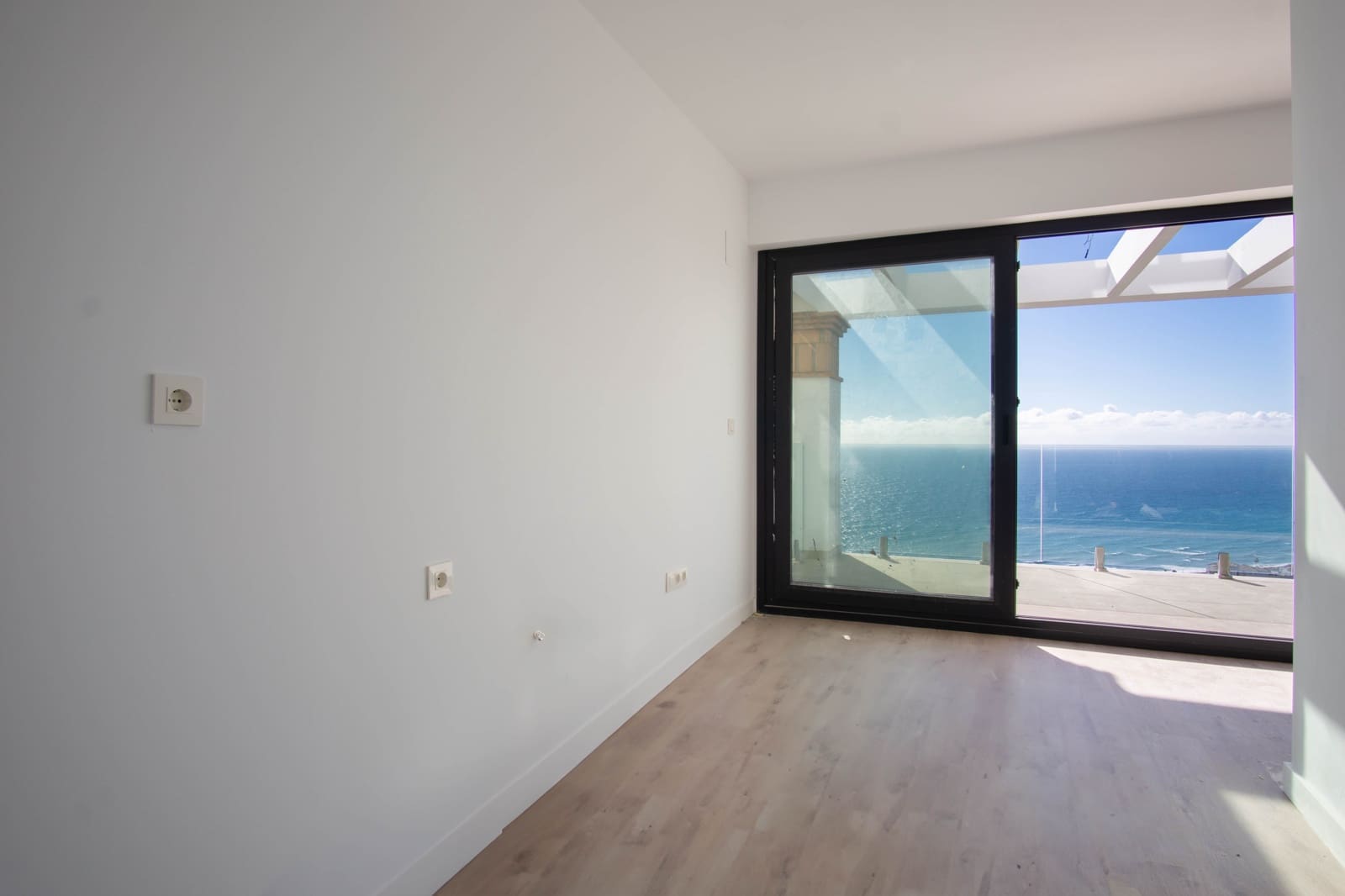 2 soveværelse Byhus til salg i Torrox-Costa med swimmingpool garage - € 318.000 (Ref: 9298828)