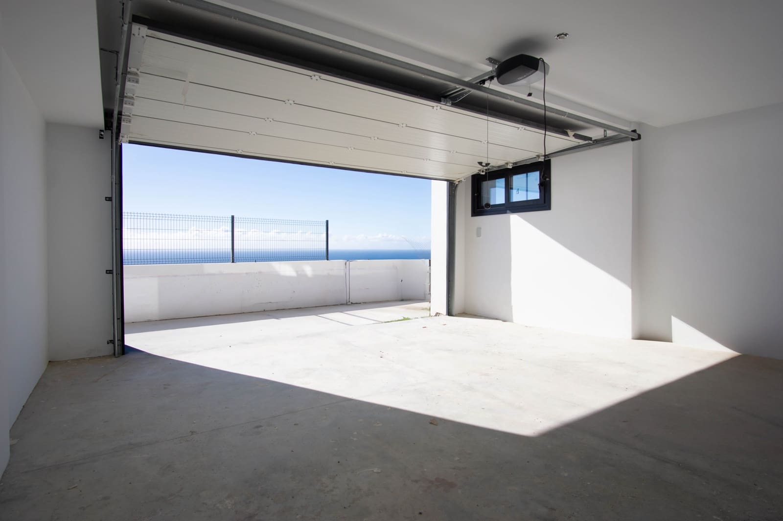 2 soveværelse Byhus til salg i Torrox-Costa med swimmingpool garage - € 318.000 (Ref: 9298828)