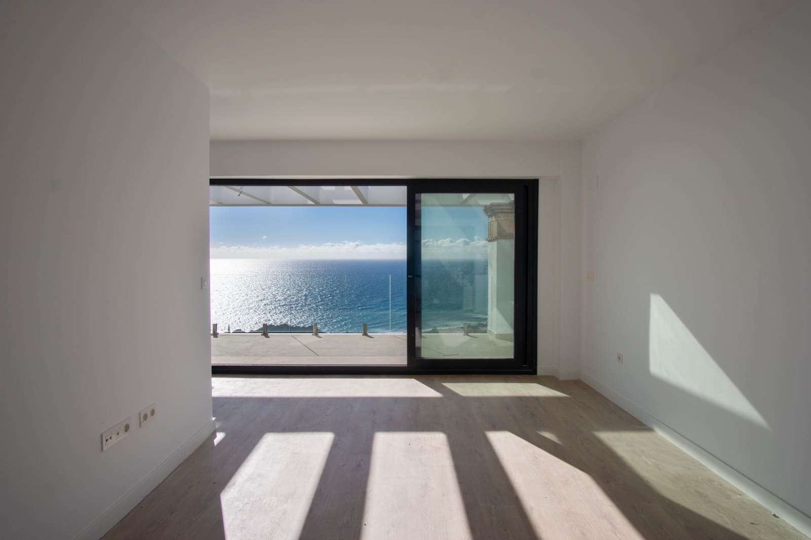 2 soveværelse Byhus til salg i Torrox-Costa med swimmingpool garage - € 318.000 (Ref: 9298828)