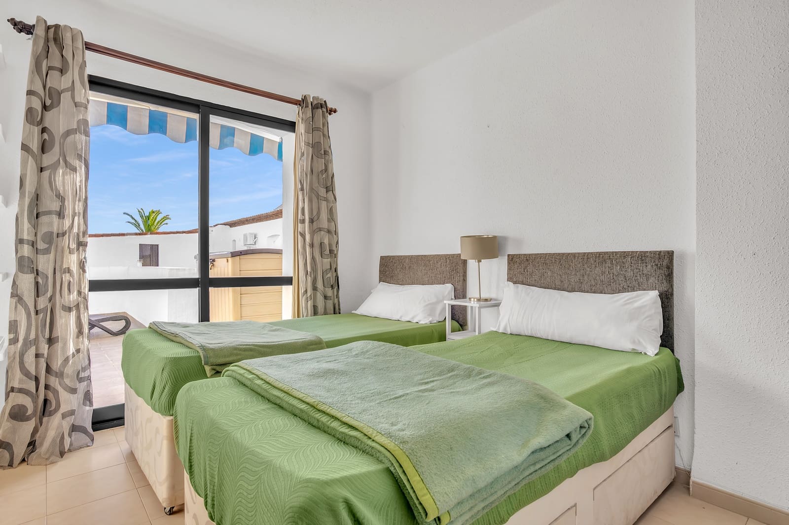 1 bedroom Apartment for sale in Nerja with pool - € 239,000 (Ref: 9449681)