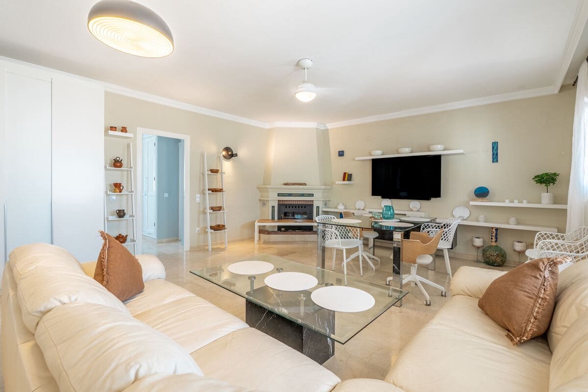 3 slaapkamer Villa te koop in Nerja met zwembad garage - € 695.000 (Ref: 9570034)