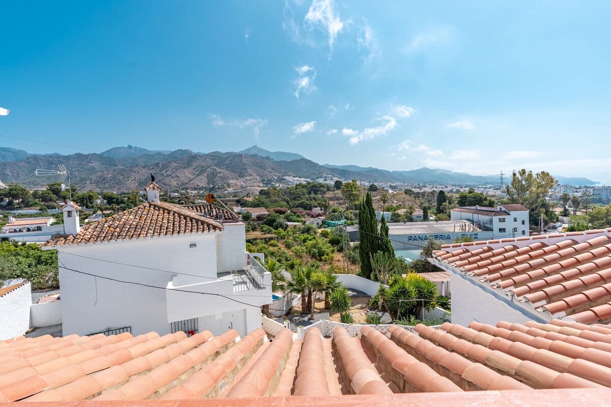3 slaapkamer Villa te koop in Nerja met zwembad garage - € 695.000 (Ref: 9570034)