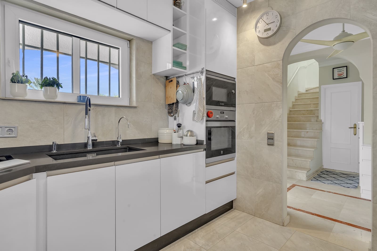 3 bedroom Villa for sale in Nerja with pool garage - € 695,000 (Ref: 9570034)