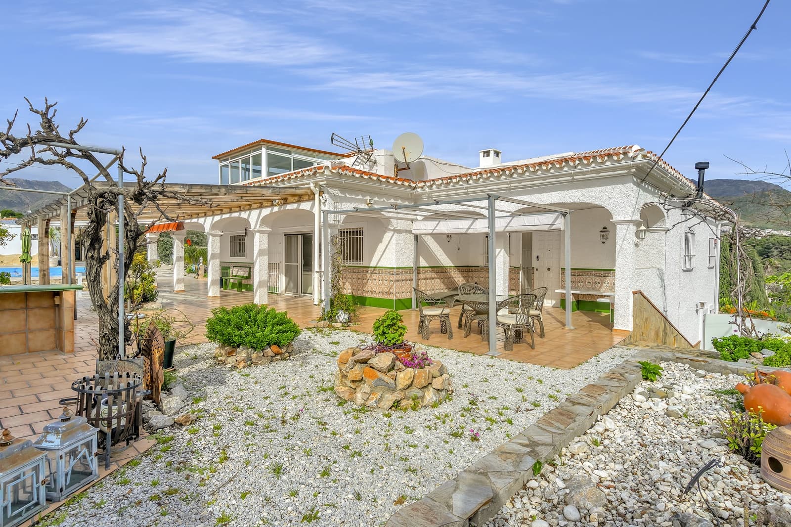 3 bedroom Villa for sale in Nerja with pool garage - € 695,000 (Ref: 9570034)