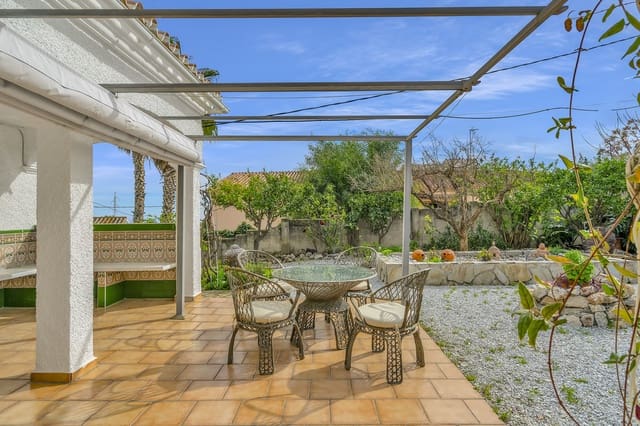 3 sypialnia Willa na sprzedaż w Avda Pescia - Ctra de Frigiliana, Nerja z basenem garażem - 695 000 € (Ref: 9570034)