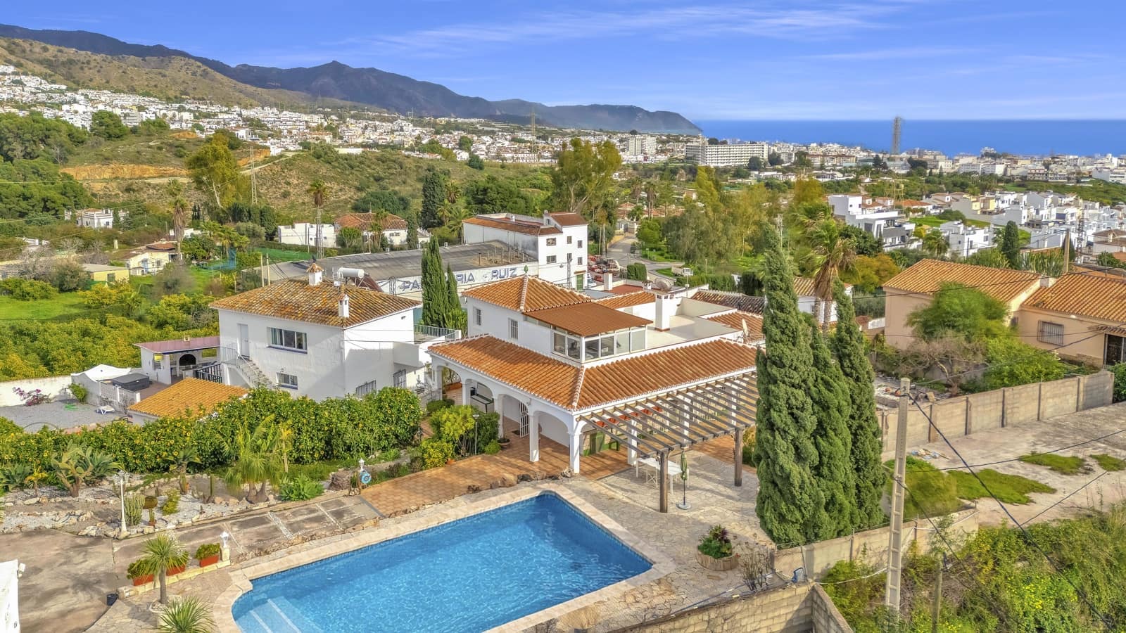 3 bedroom Villa for sale in Nerja with pool garage - € 695,000 (Ref: 9570034)