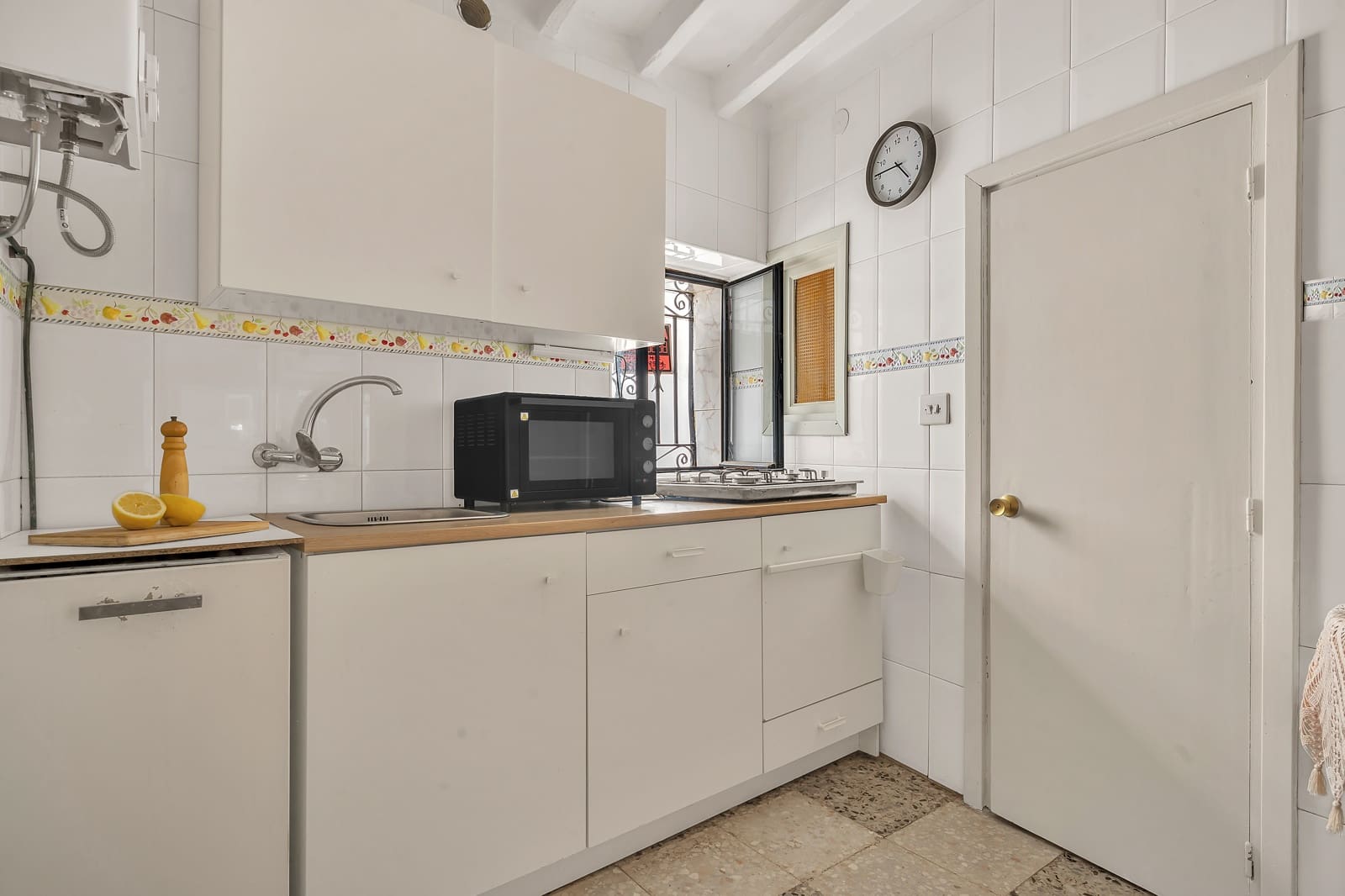 2 makuuhuone Omakotitalo myytävänä paikassa Torrox - 115 000 € (Ref: 9580165)