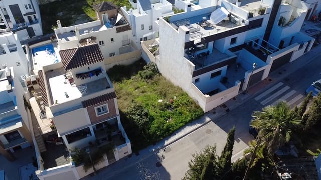 Byggegrund til salg i Avda Pescia - Ctra de Frigiliana, Nerja - € 149.000 (Ref: 9620602)