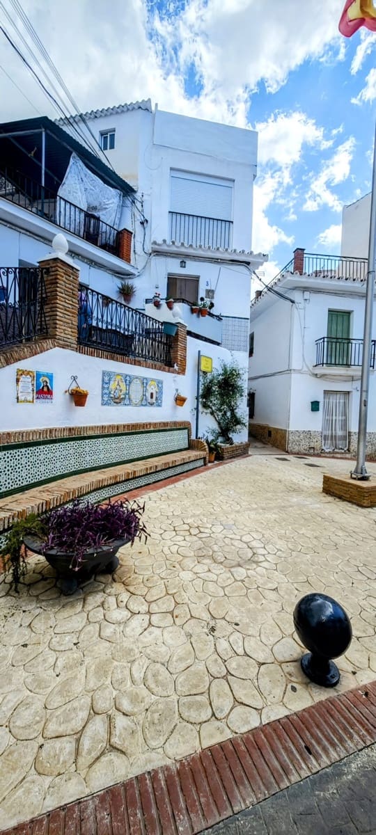2 bedroom Townhouse for sale in Algarrobo - € 187,500 (Ref: 9720404)
