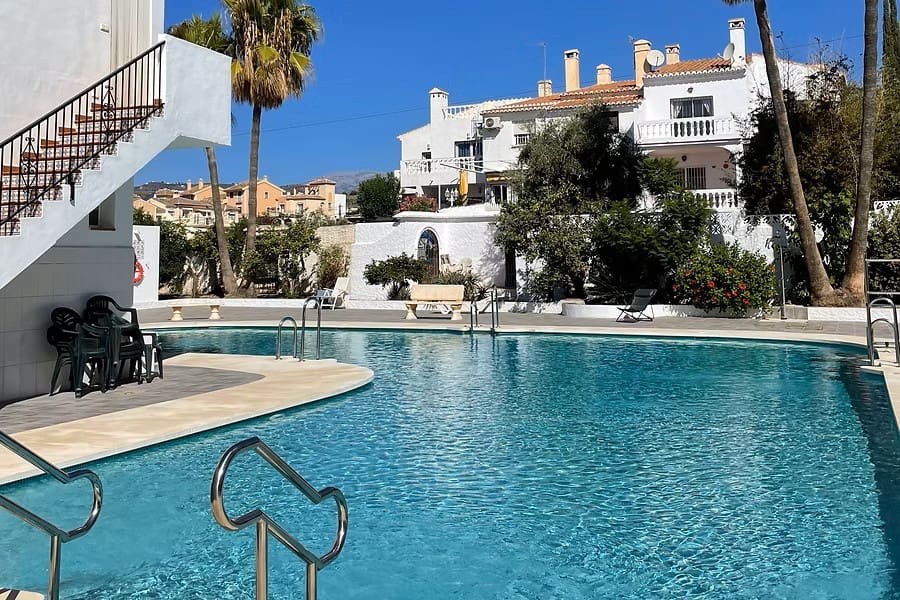 7 bedroom Villa for sale in Nerja with pool garage - € 645,000 (Ref: 9739111)