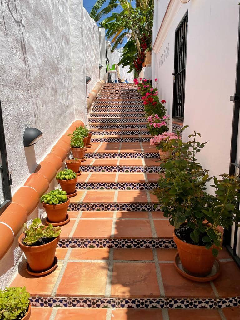 7 bedroom Villa for sale in Nerja with pool garage - € 645,000 (Ref: 9739111)