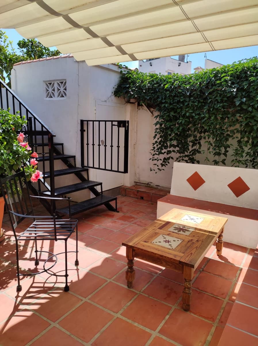 7 bedroom Villa for sale in Nerja with pool garage - € 645,000 (Ref: 9739111)