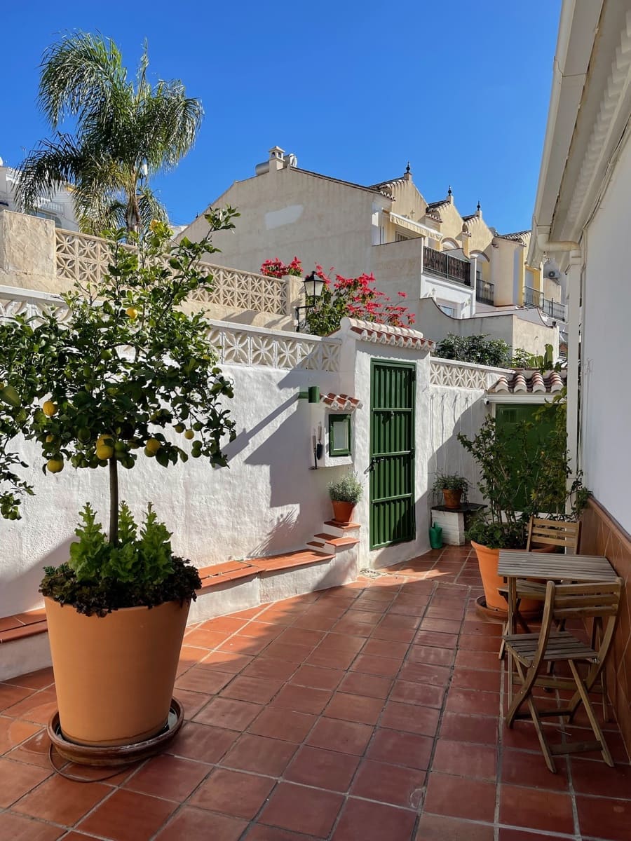 7 bedroom Villa for sale in Nerja with pool garage - € 645,000 (Ref: 9739111)