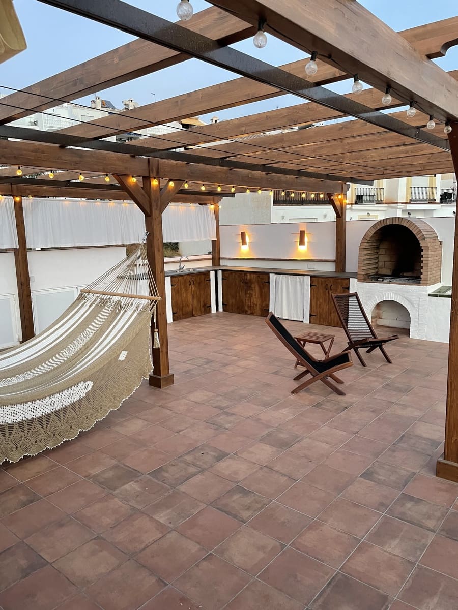 7 bedroom Villa for sale in Nerja with pool garage - € 645,000 (Ref: 9739111)