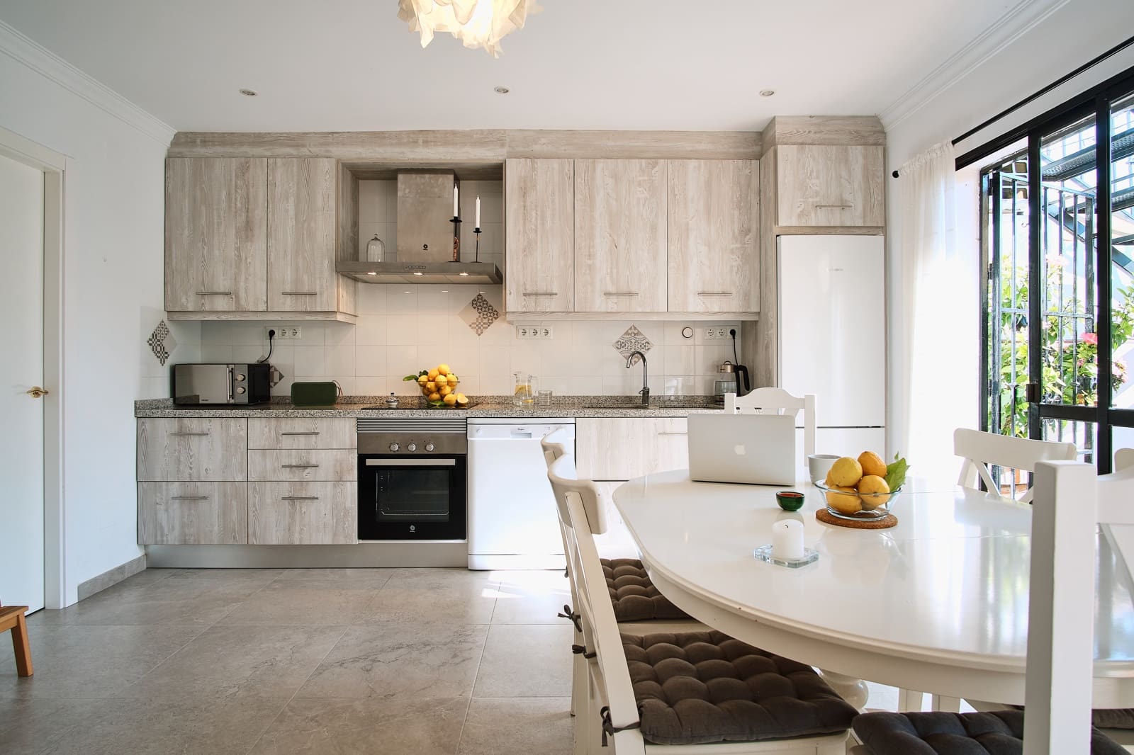 7 bedroom Villa for sale in Nerja with pool garage - € 645,000 (Ref: 9739111)