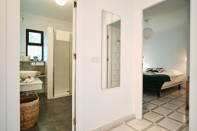 Chalet de 7 habitaciones en Avda Pescia - Ctra de Frigiliana, Nerja en venta con piscina garaje - 645.000 € (Ref: 9739111)