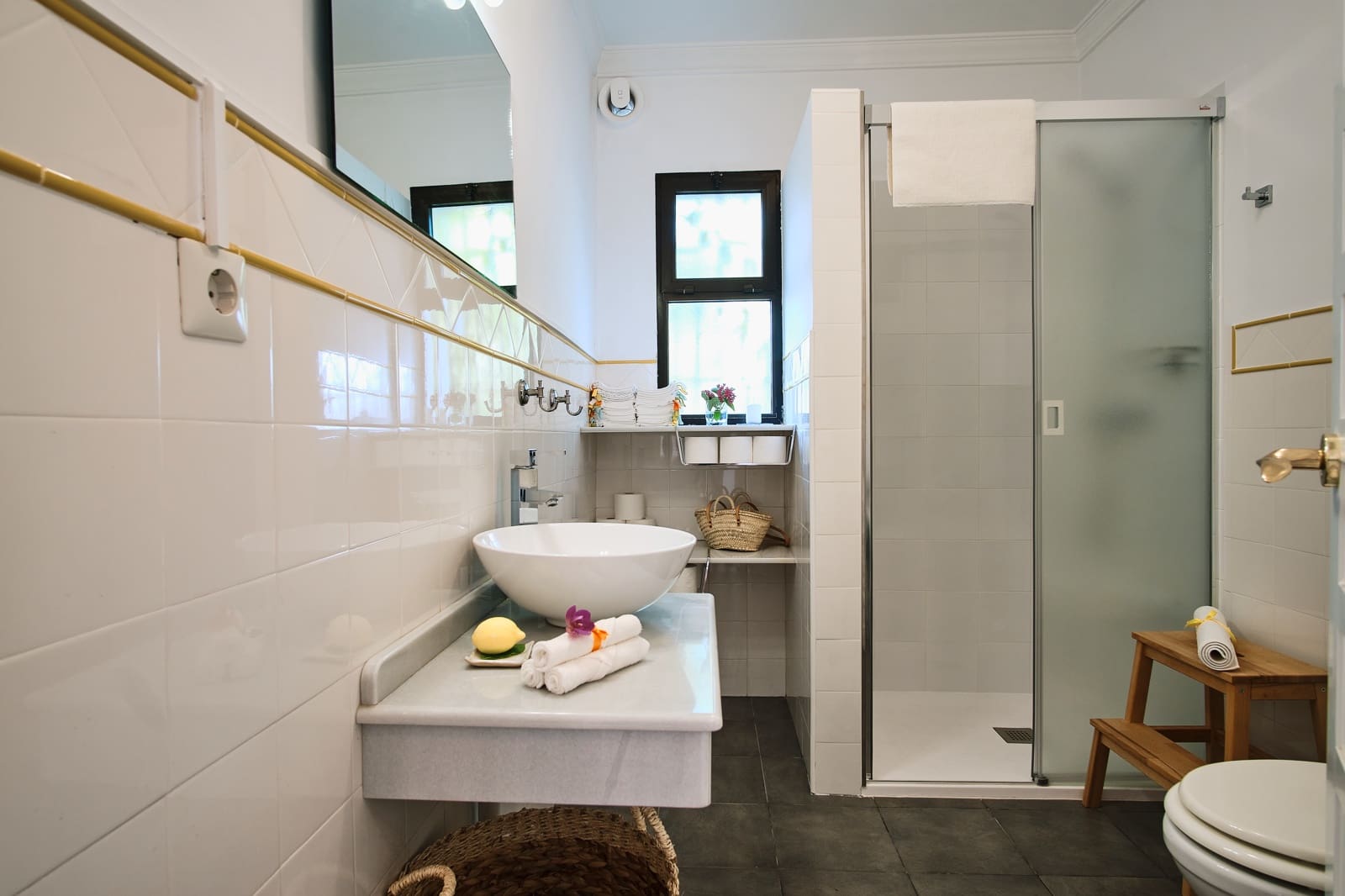 7 bedroom Villa for sale in Nerja with pool garage - € 645,000 (Ref: 9739111)