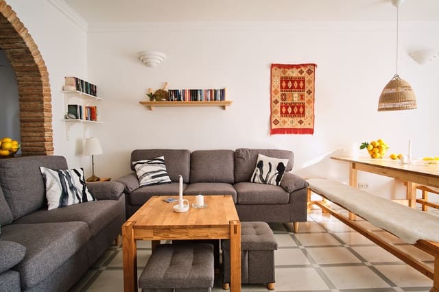 Chalet de 7 habitaciones en Avda Pescia - Ctra de Frigiliana, Nerja en venta con piscina garaje - 645.000 € (Ref: 9739111)