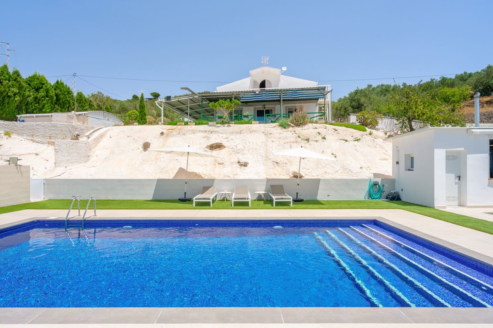 2 soverom Finca/Herregård til salgs i Velez-Malaga med svømmebasseng garasje - € 750 000 (Ref: 9905239)