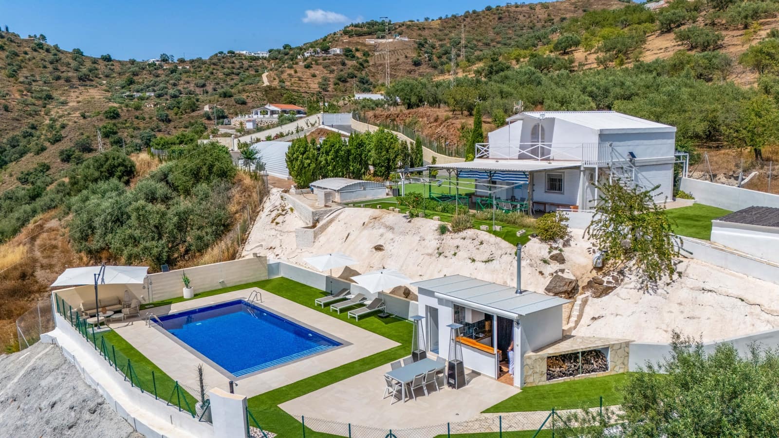 2 soverom Finca/Herregård til salgs i Velez-Malaga med svømmebasseng garasje - € 750 000 (Ref: 9905239)