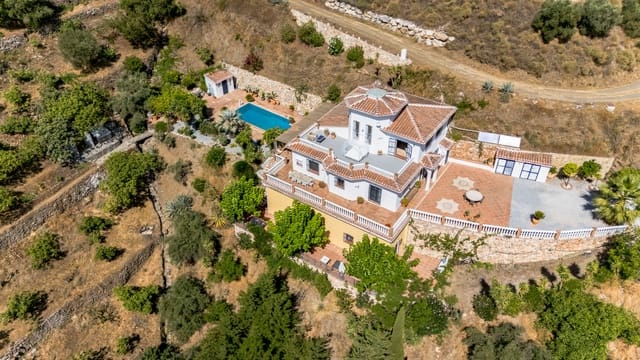 5 slaapkamer Finca/Landhuis te koop in Cómpeta met zwembad garage - € 780.000 (Ref: 9960980)