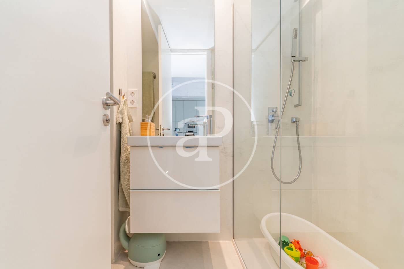 3 quarto Apartamento para arrendar em Madrid cidade - 4 000 € (Ref: 10004234)