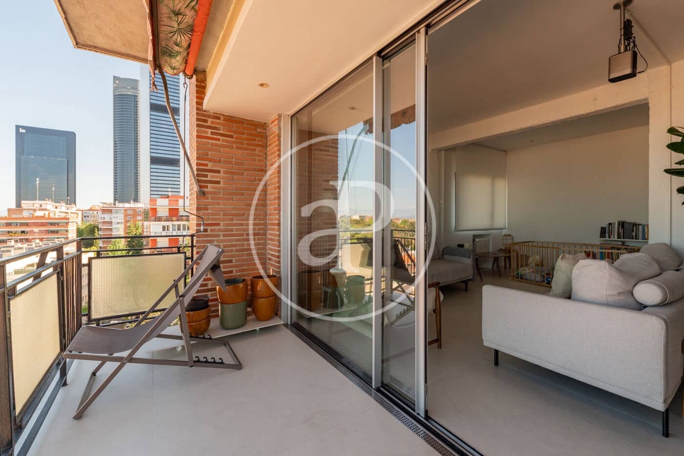 3 quarto Apartamento para arrendar em Madrid cidade - 4 000 € (Ref: 10004234)