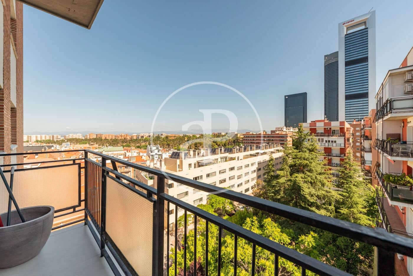 3 quarto Apartamento para arrendar em Madrid cidade - 4 000 € (Ref: 10004234)