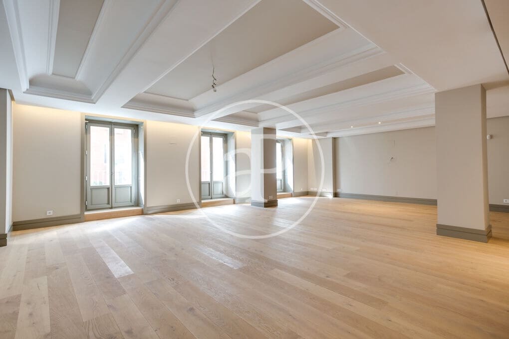 4 slaapkamer Appartement te huur in Madrid stad - € 7.500 (Ref: 10004236)