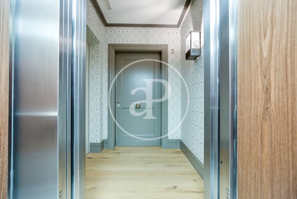4 slaapkamer Appartement te huur in Madrid stad - € 7.500 (Ref: 10004236)