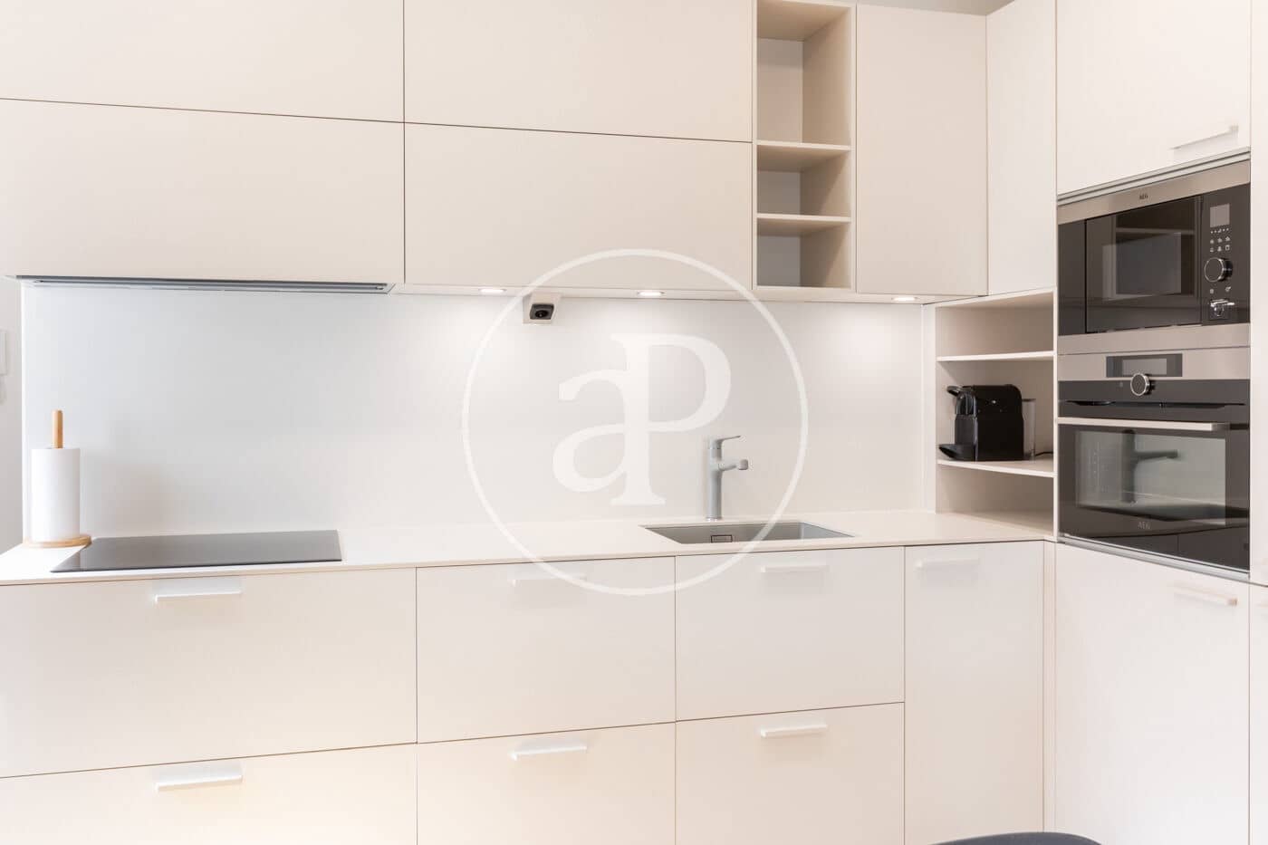 Apartamento de 2 habitaciones en Madrid ciudad en alquiler - 3.190 € (Ref: 10005657)