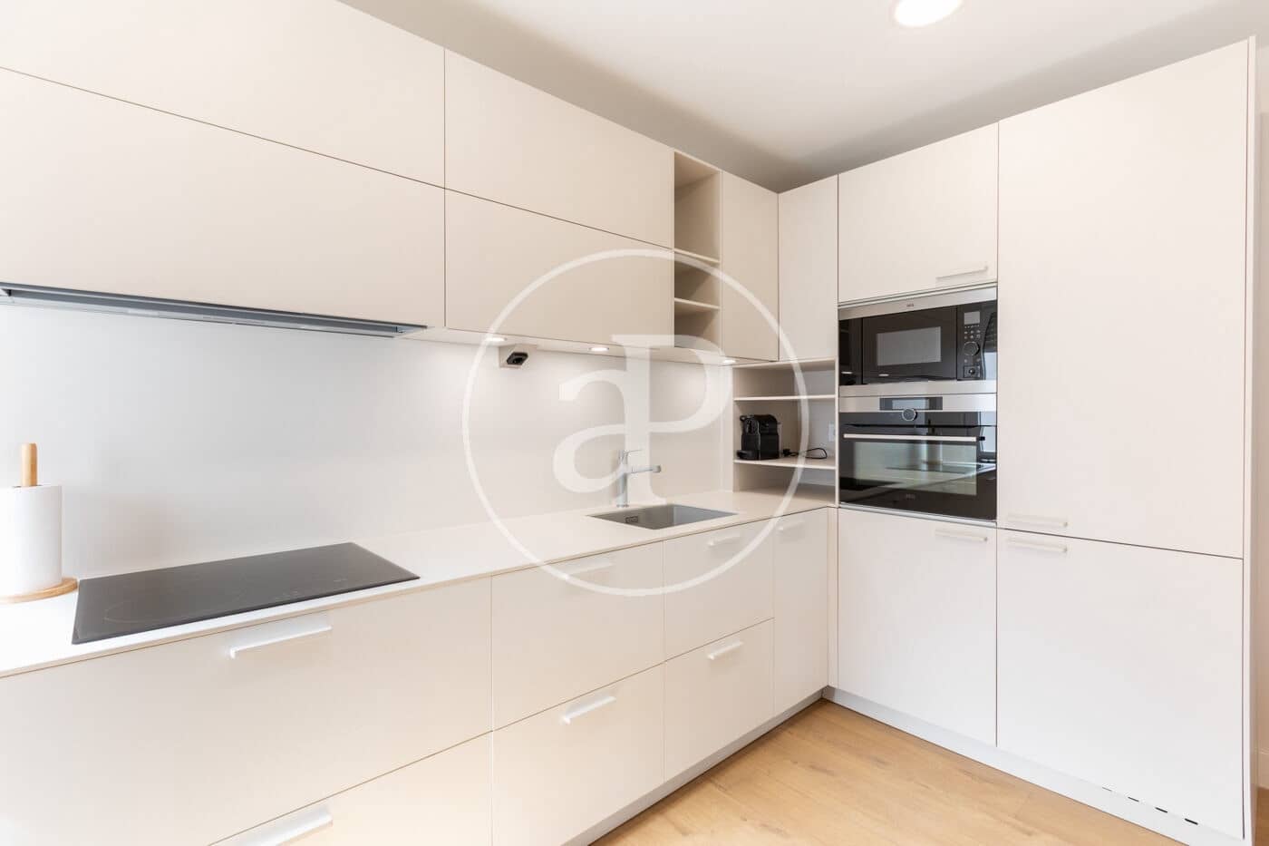 Apartamento de 2 habitaciones en Madrid ciudad en alquiler - 3.190 € (Ref: 10005657)