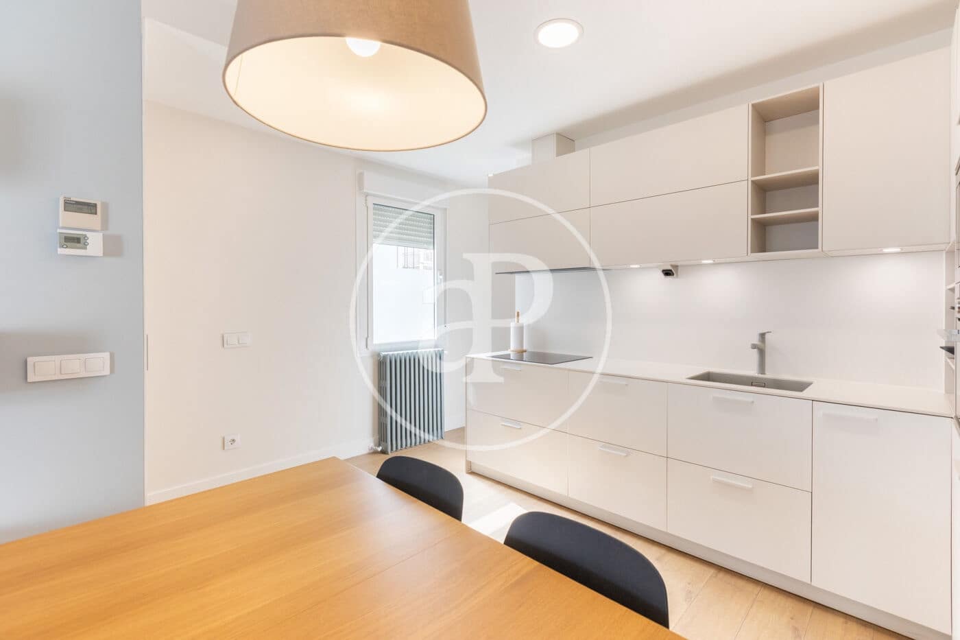 Apartamento de 2 habitaciones en Madrid ciudad en alquiler - 3.190 € (Ref: 10005657)