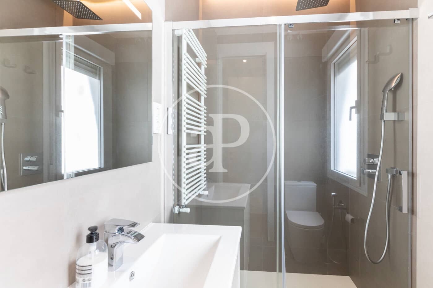 Apartamento de 2 habitaciones en Madrid ciudad en alquiler - 3.190 € (Ref: 10005657)