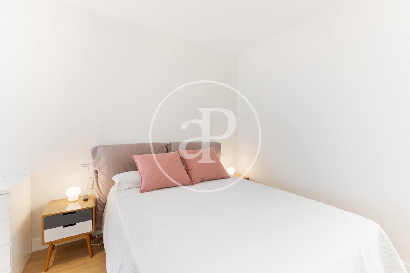 Apartamento de 2 habitaciones en Madrid ciudad en alquiler - 3.190 € (Ref: 10005657)