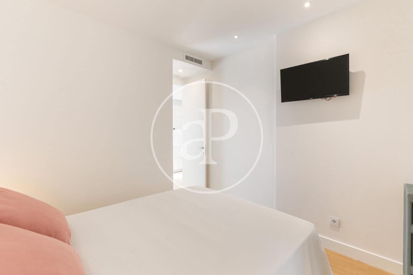 Apartamento de 2 habitaciones en Madrid ciudad en alquiler - 3.190 € (Ref: 10005657)