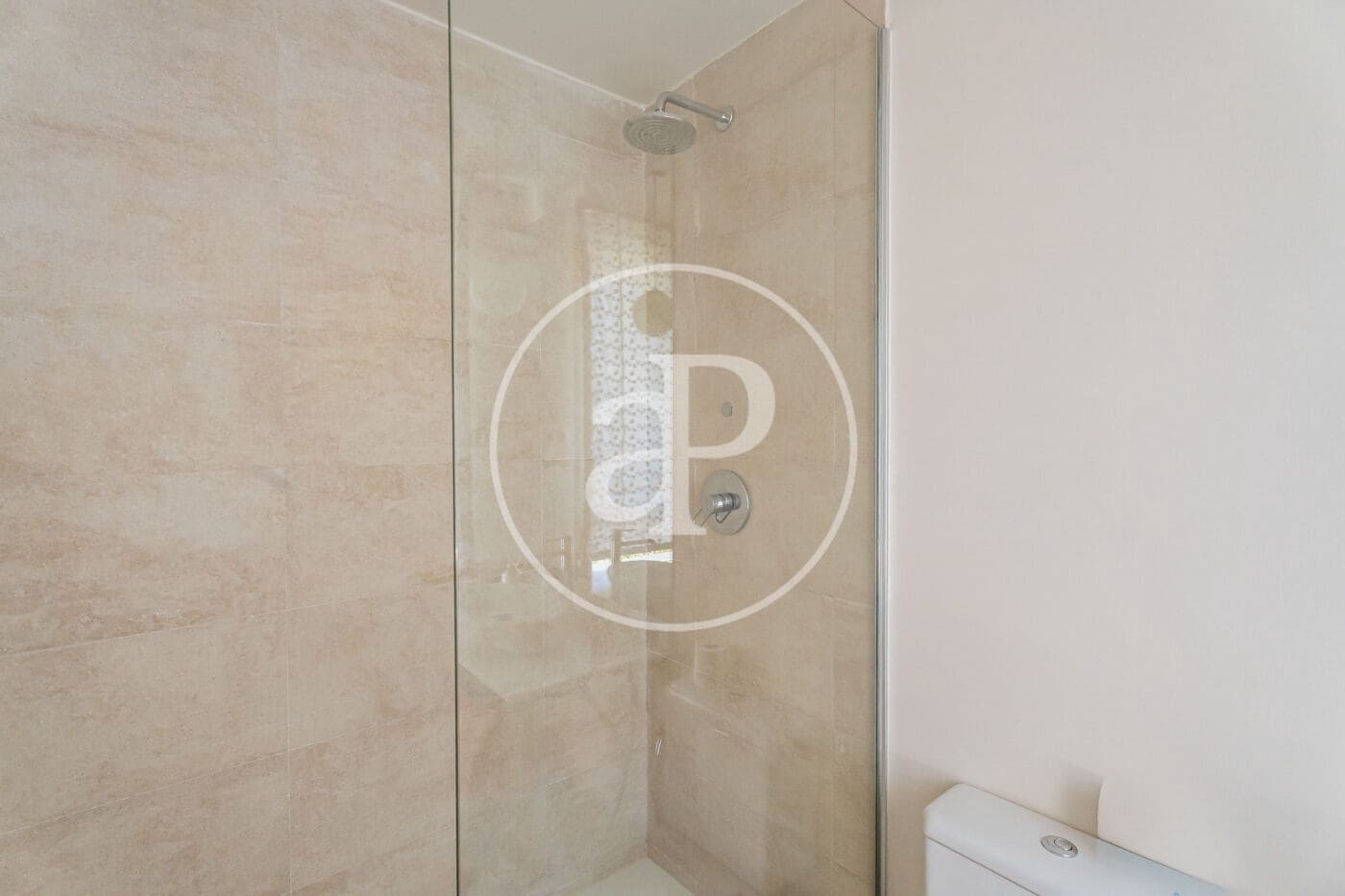 3 quarto Moradia para arrendar em Madrid cidade com piscina - 4 500 € (Ref: 10011500)