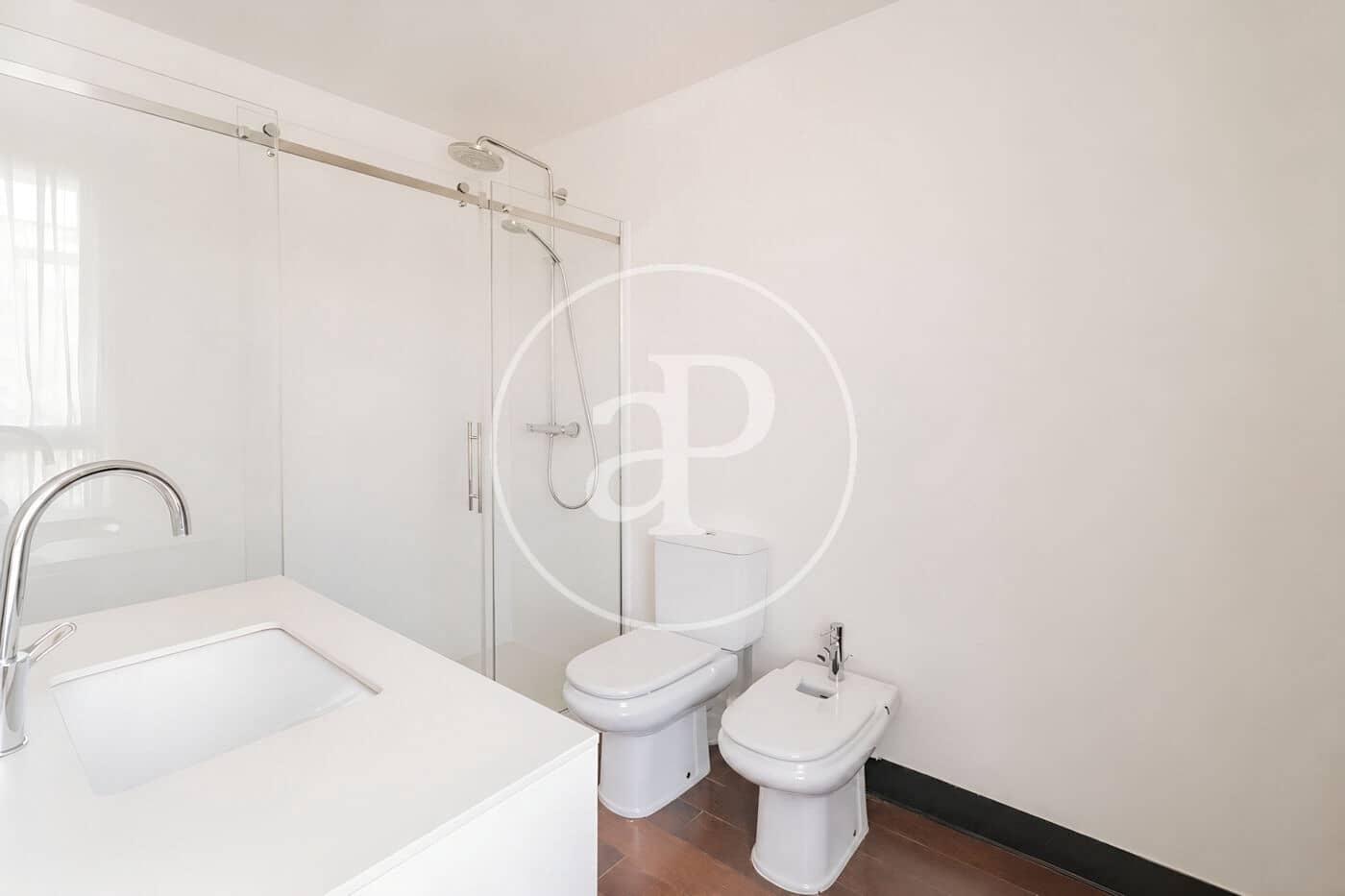 3 quarto Moradia para arrendar em Madrid cidade com piscina - 4 500 € (Ref: 10011500)