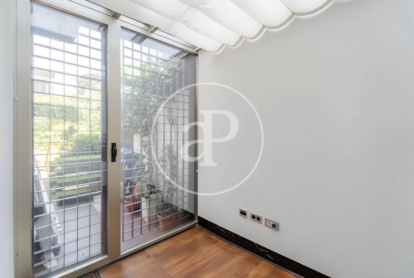 3 quarto Moradia para arrendar em Madrid cidade com piscina - 4 500 € (Ref: 10011500)